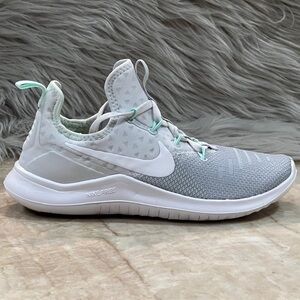 Nike Free TR 8 'Pure Platinum Igloo Women Sneakers